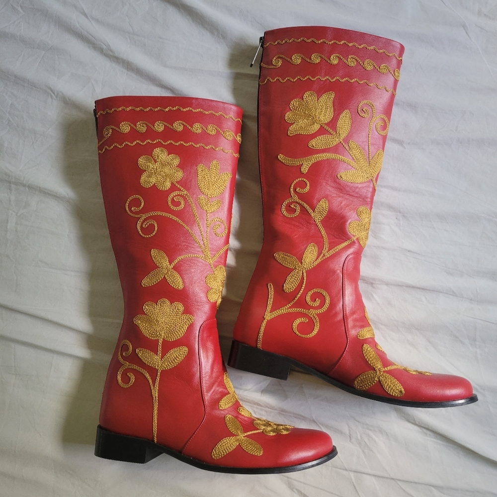 BeMyBoots Red and Gold Boots Size 9